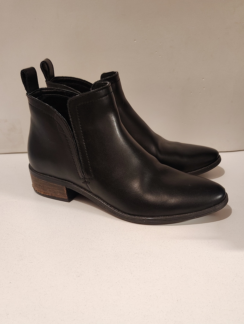 Dolce Vita Tessey pull-on ankle booties - Size 8 1/2